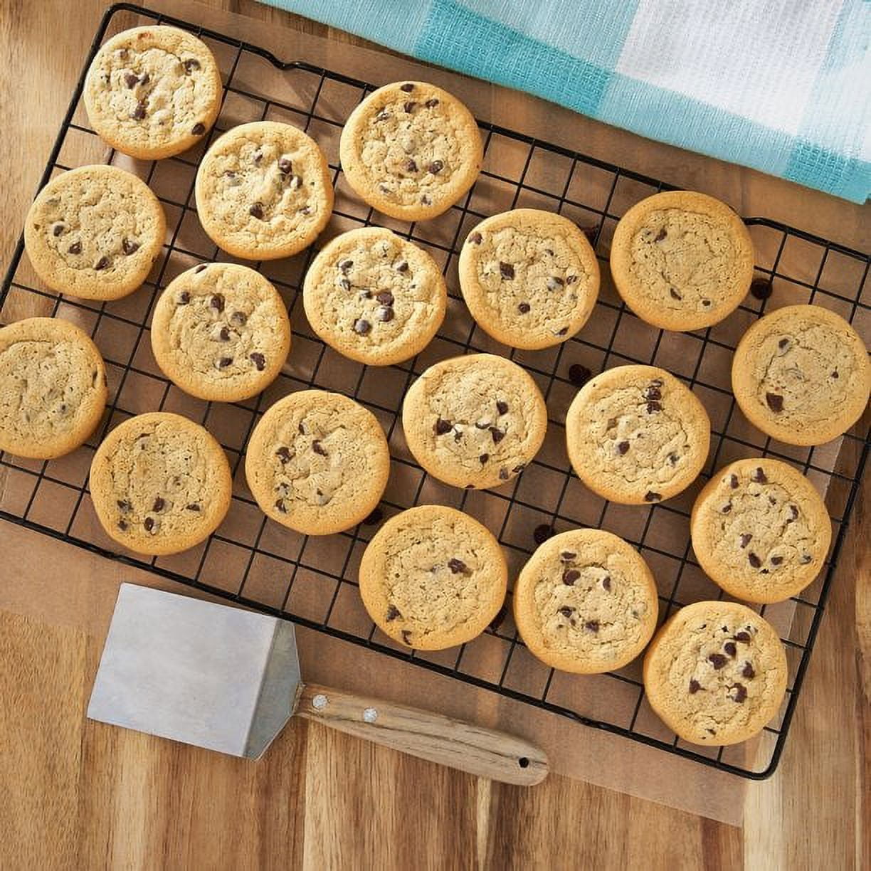Little Dutch Boy Bakery Semi-Sweet Baked Soft Chocolate Chip Cookies, Family Size, 28 Count, 24 oz, Ready to Serve